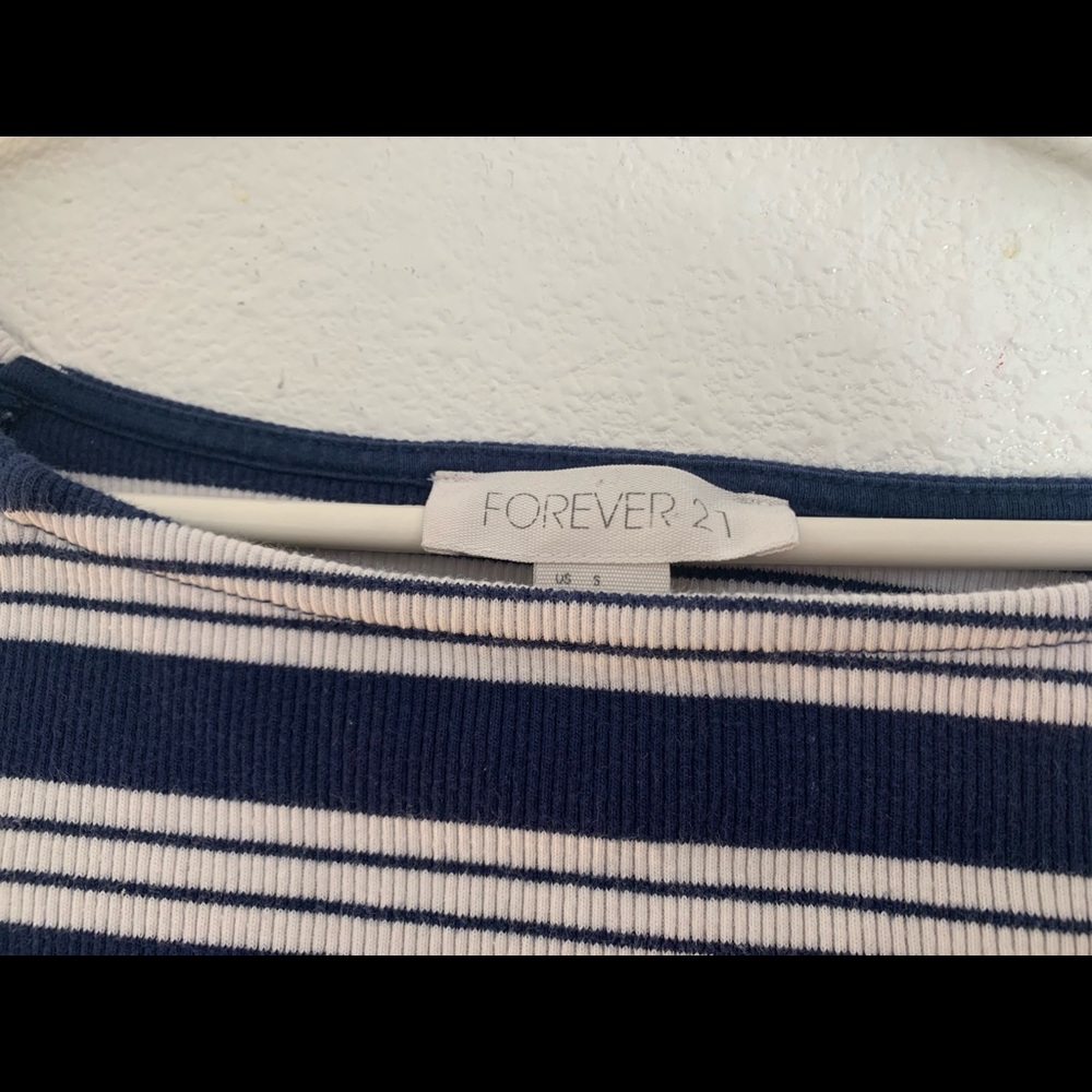 Forever 21 off the shoulder crop top - Picture 3 of 3